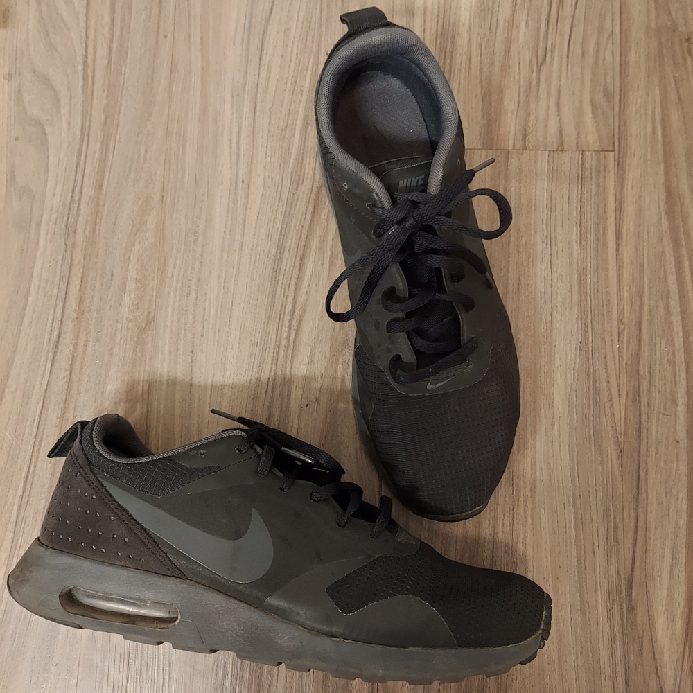 Nike air max tavas in triple black